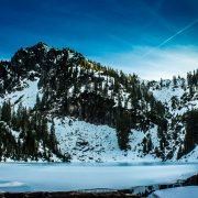 Gouging Lake by Cascade Mountain / 鑿洞湖