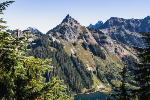 Read more about the article Huckleberry Mountain by Mount Thomson via Snoqualmie Pass / 哈克貝利山