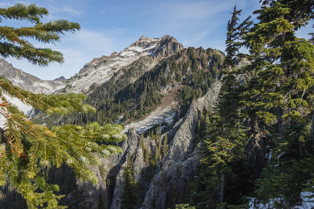 Kyesf Kyes Peak by Goblin Mountain via Blanca Lake Trail / 凱斯峯