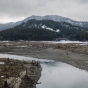 Lake Easton Peak by Easton Ridge and Amabilis Mountain / 伊斯頓湖峯